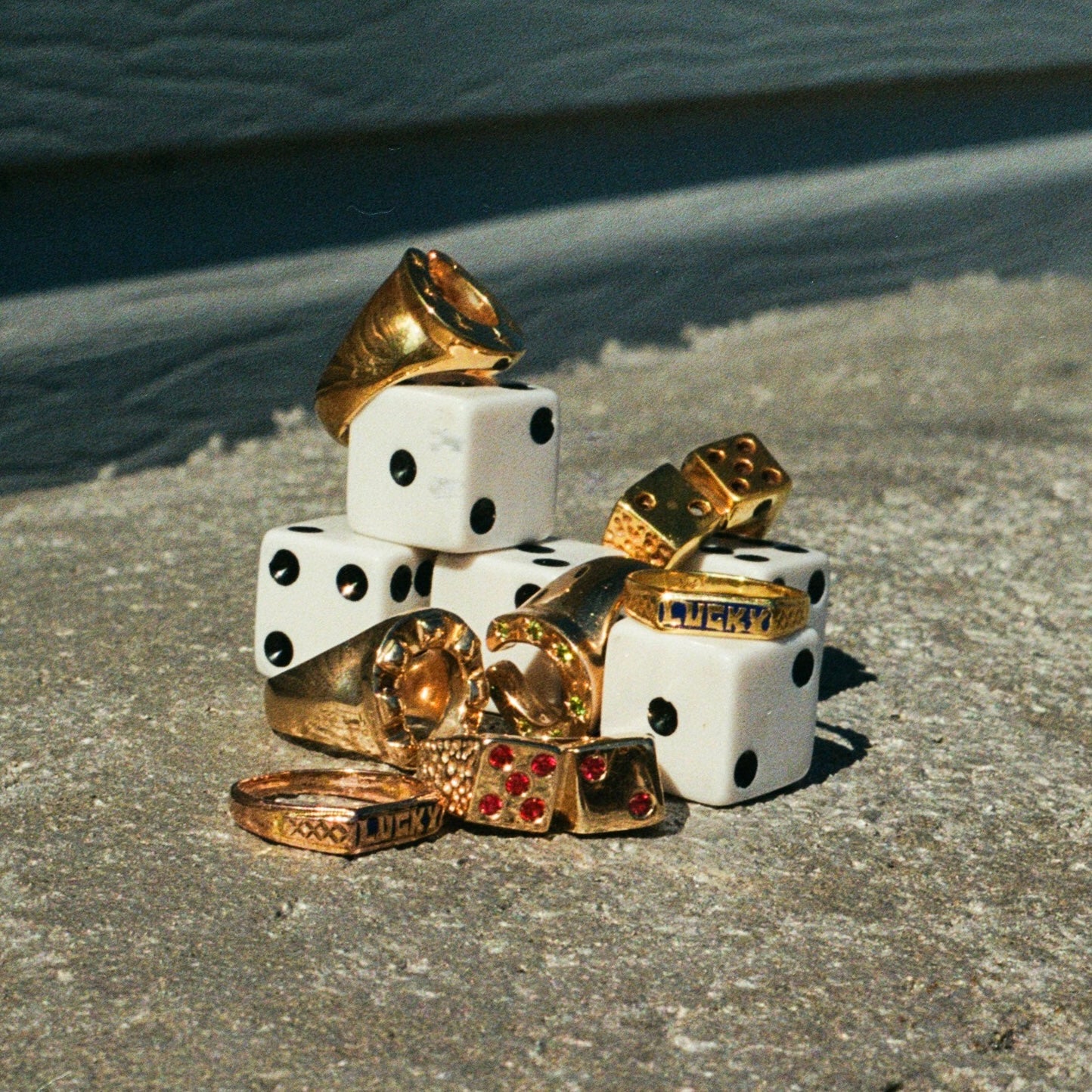 7 tsavorite or diamond stars horseshoe ring