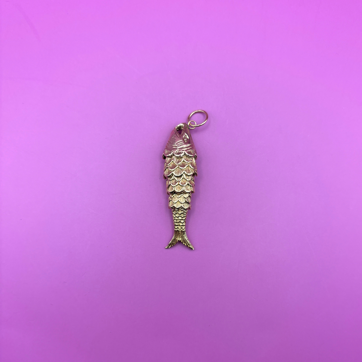 9k articulated fish charm