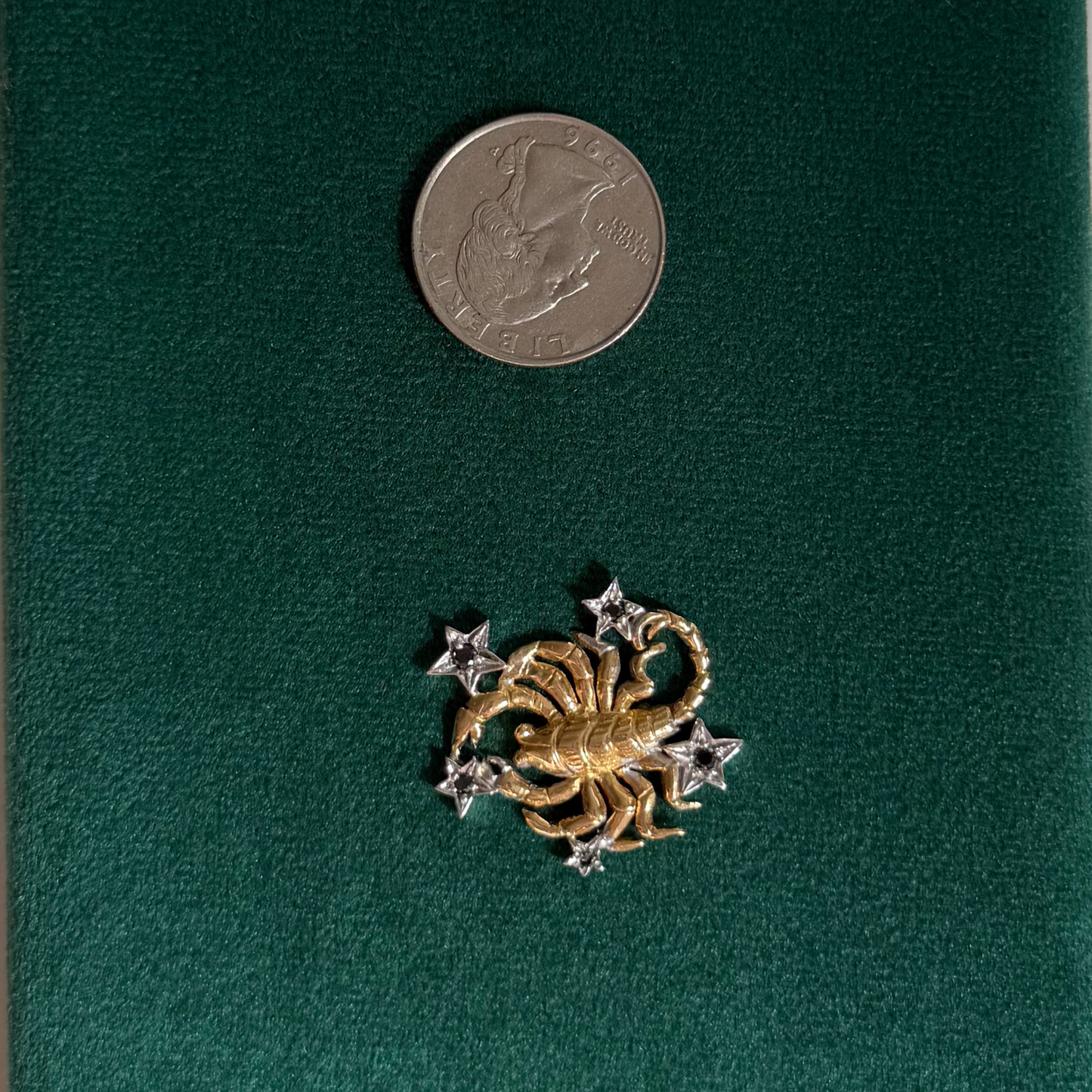 18k scorpion star setting pendant