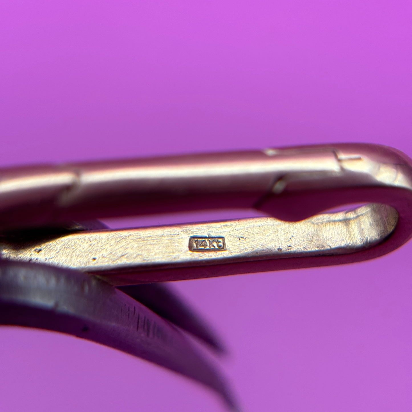 safety pin like connector
