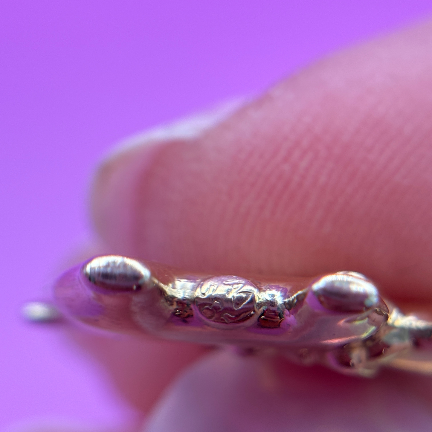 14k puffy scotty with bow charm