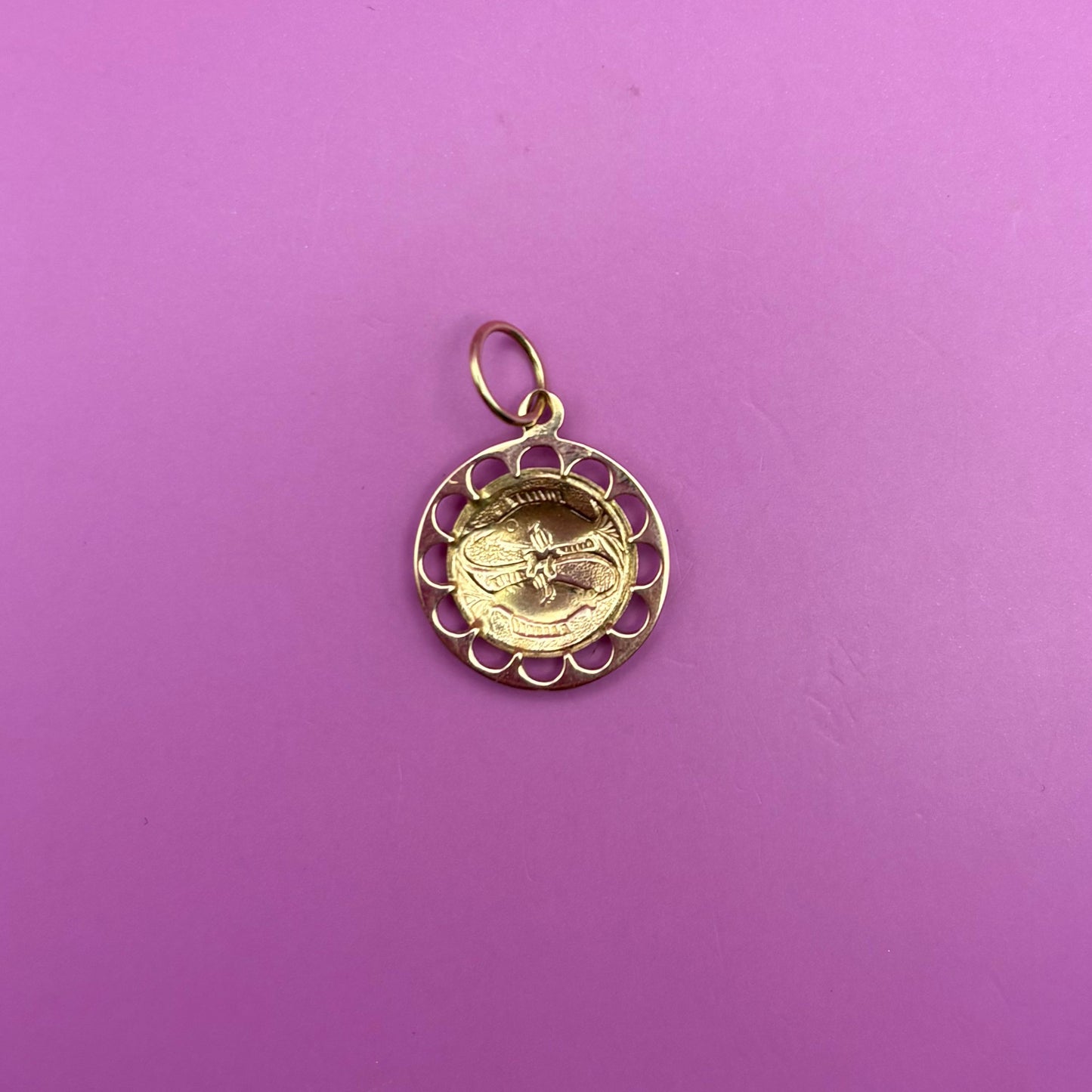 14k pisces cut out scallop charm