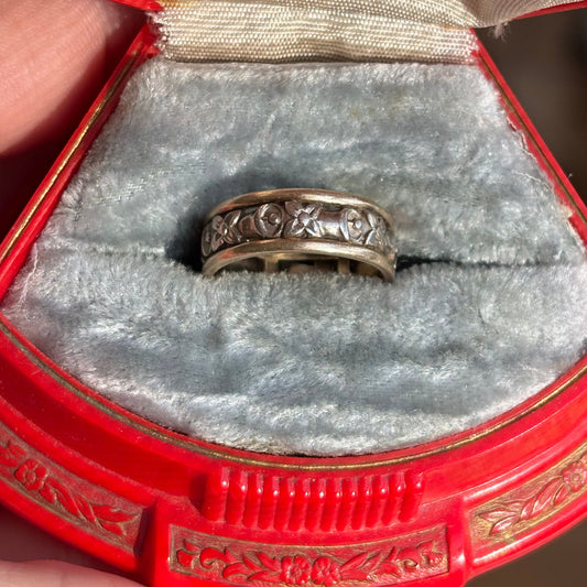 14k 40s two tone bells & flowers band