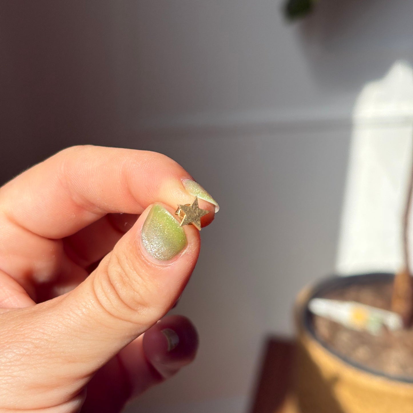 14k flat star single stud earring