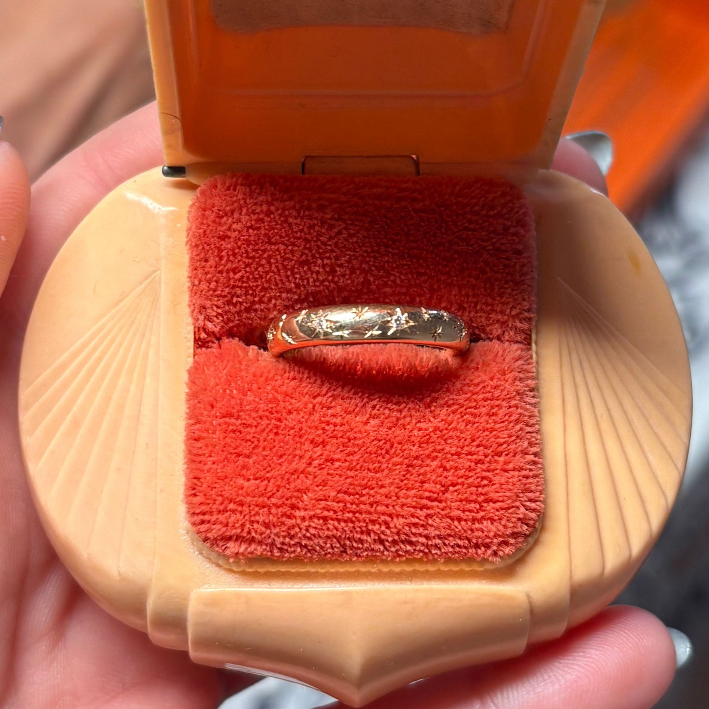 18k antique re-imagined star set band with diamonds