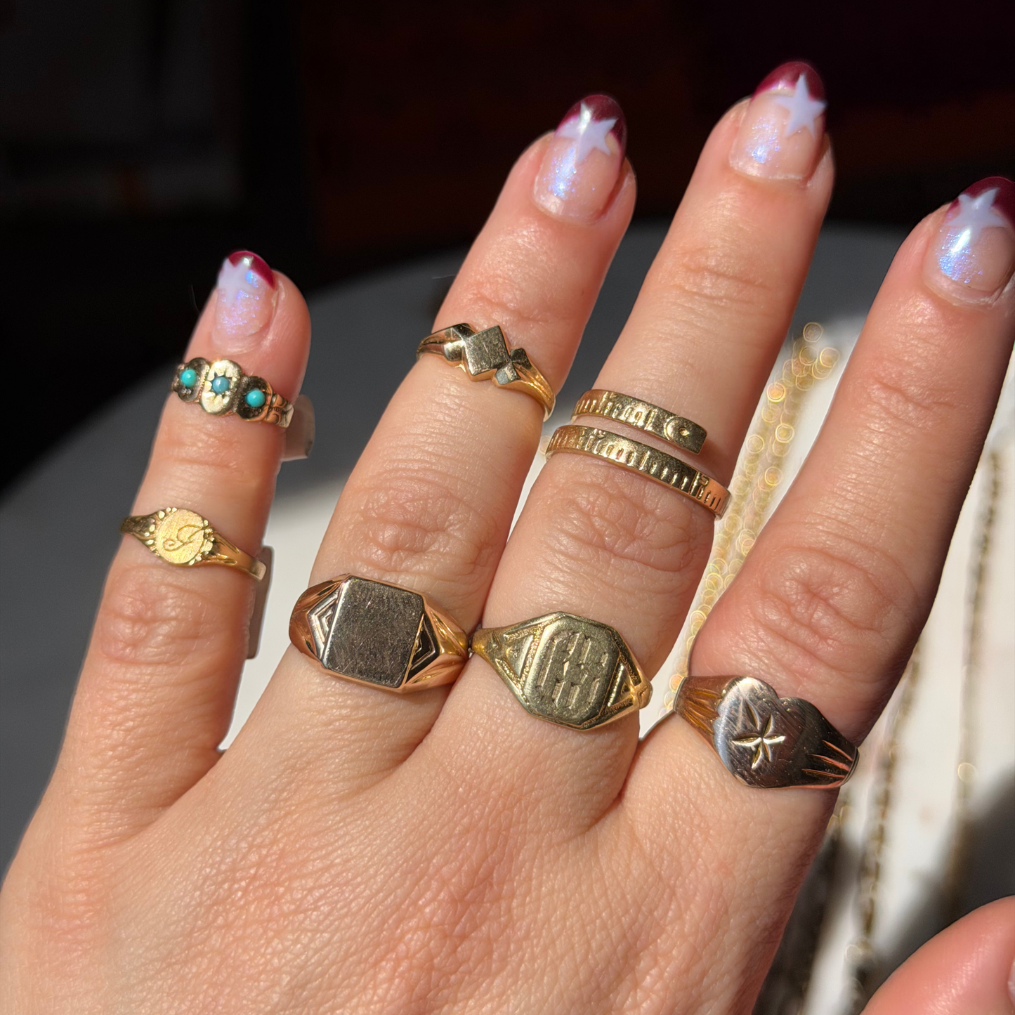 14k ES signet with geometric shoulders