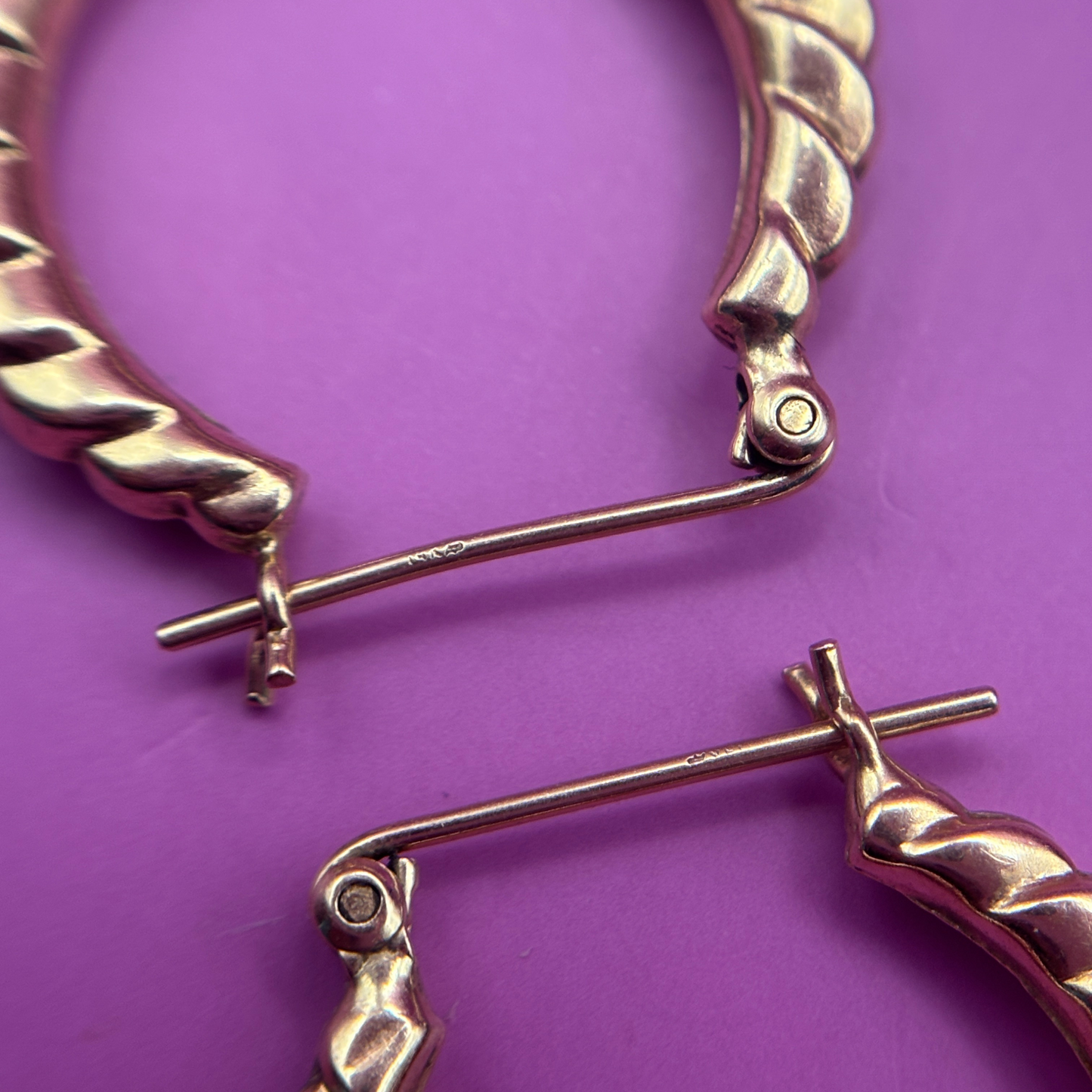 14k puffy scalloped semi hollow hoops