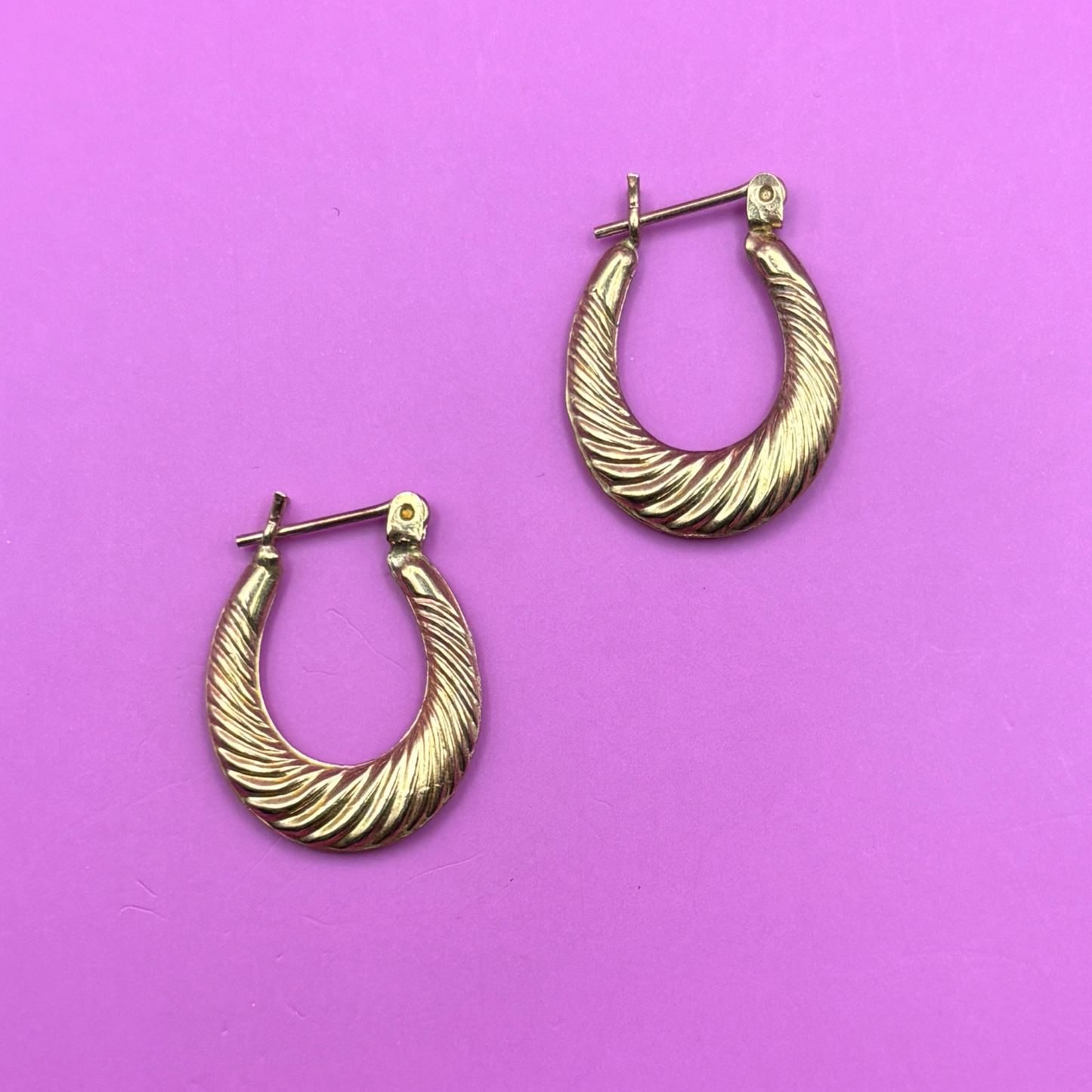 10k croissant hollow hoops
