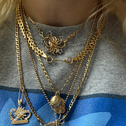 18k scorpion star setting pendant