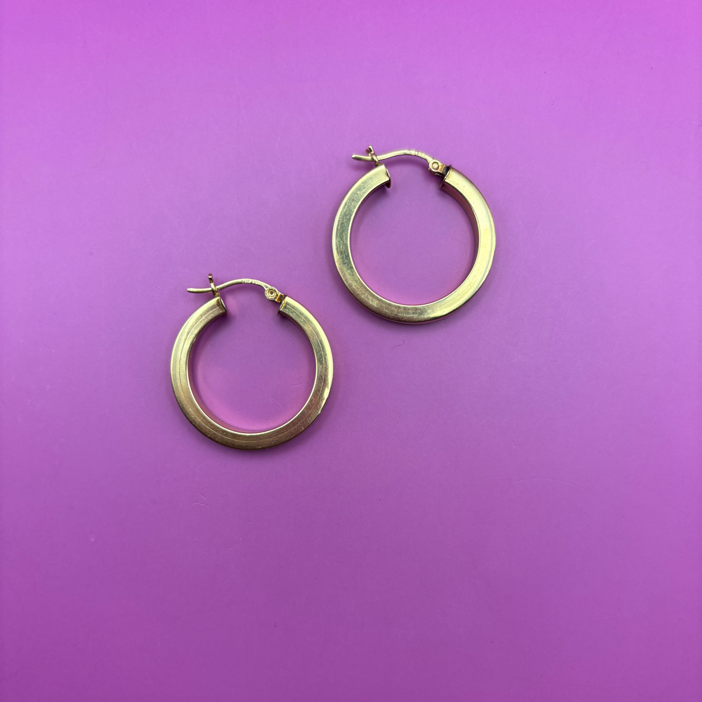 14k squared semi hollow hoops