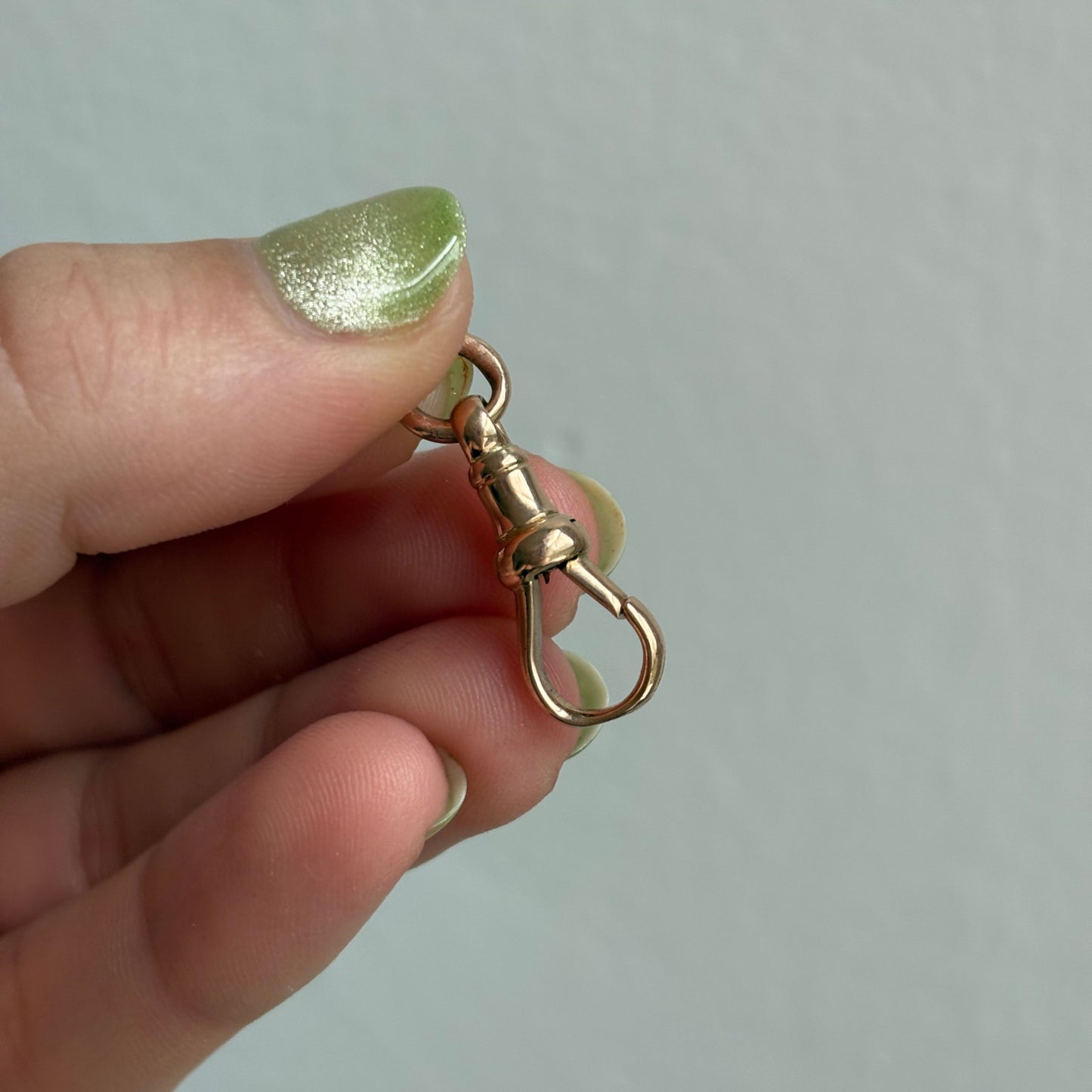 9k antique dog clip