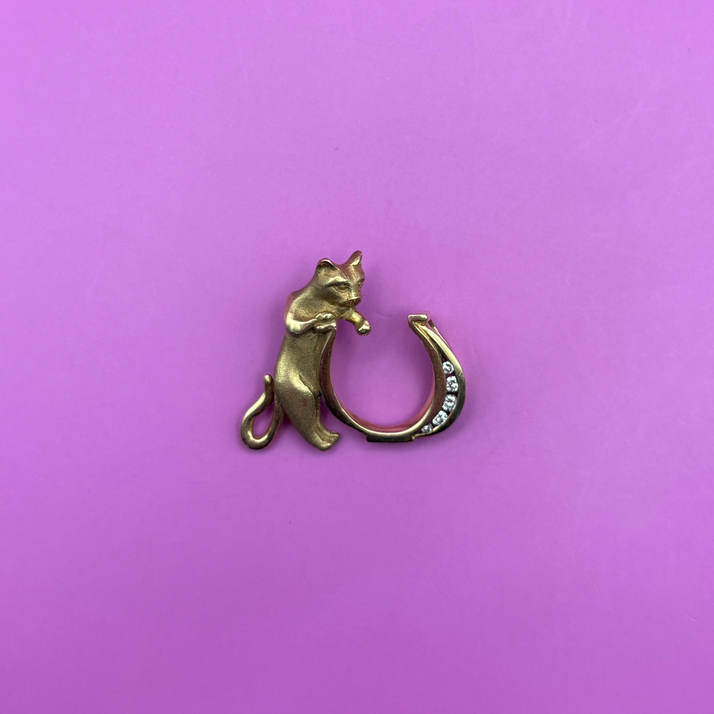 14k kitty & horseshoe with diamonds charm