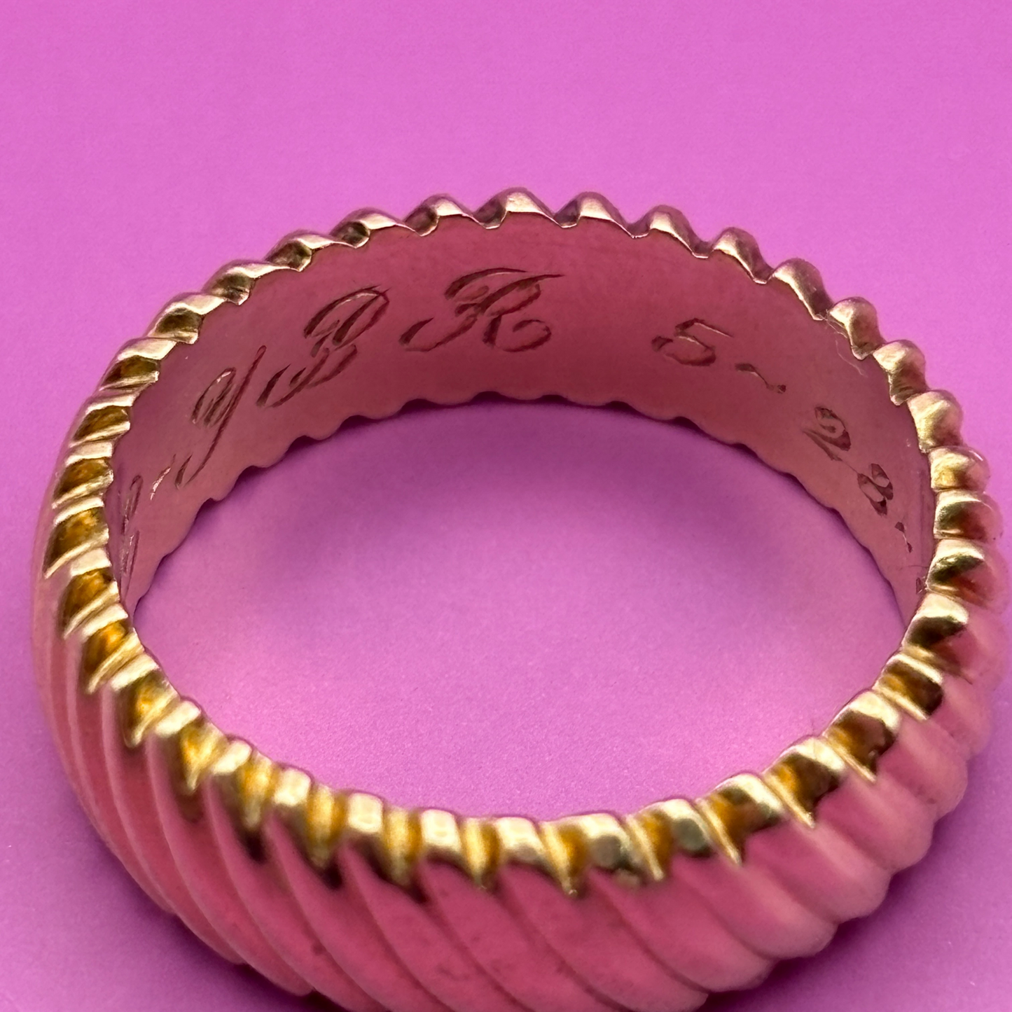 14k fluted infinity band