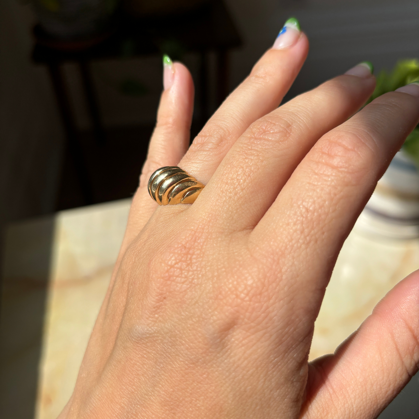 14k cut out croissant ring