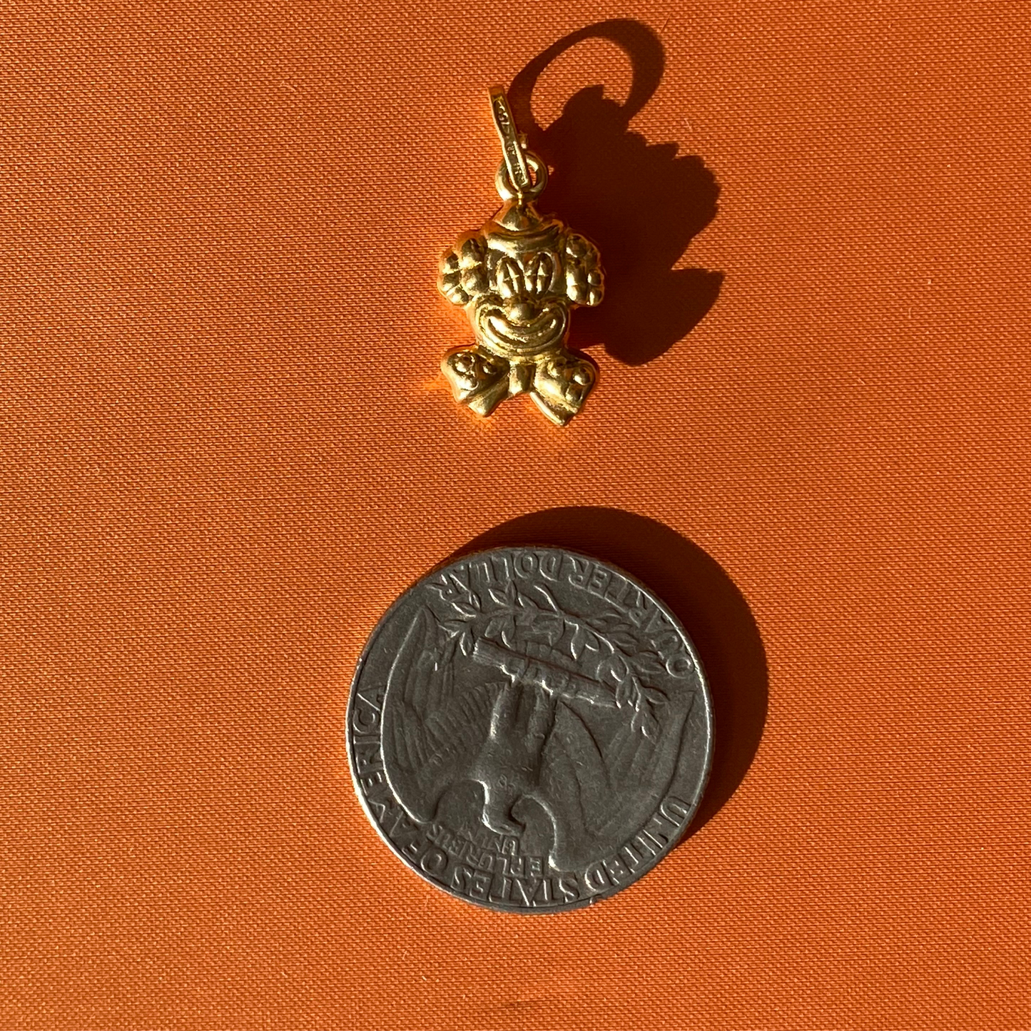 18k hollow puffy clown charm