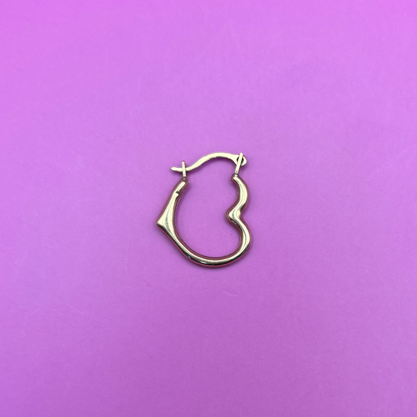 10k single hollow heart hoop