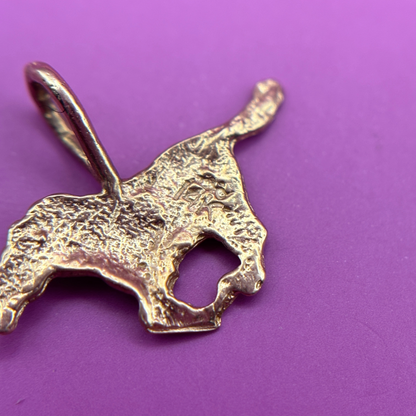 14k race horse charm