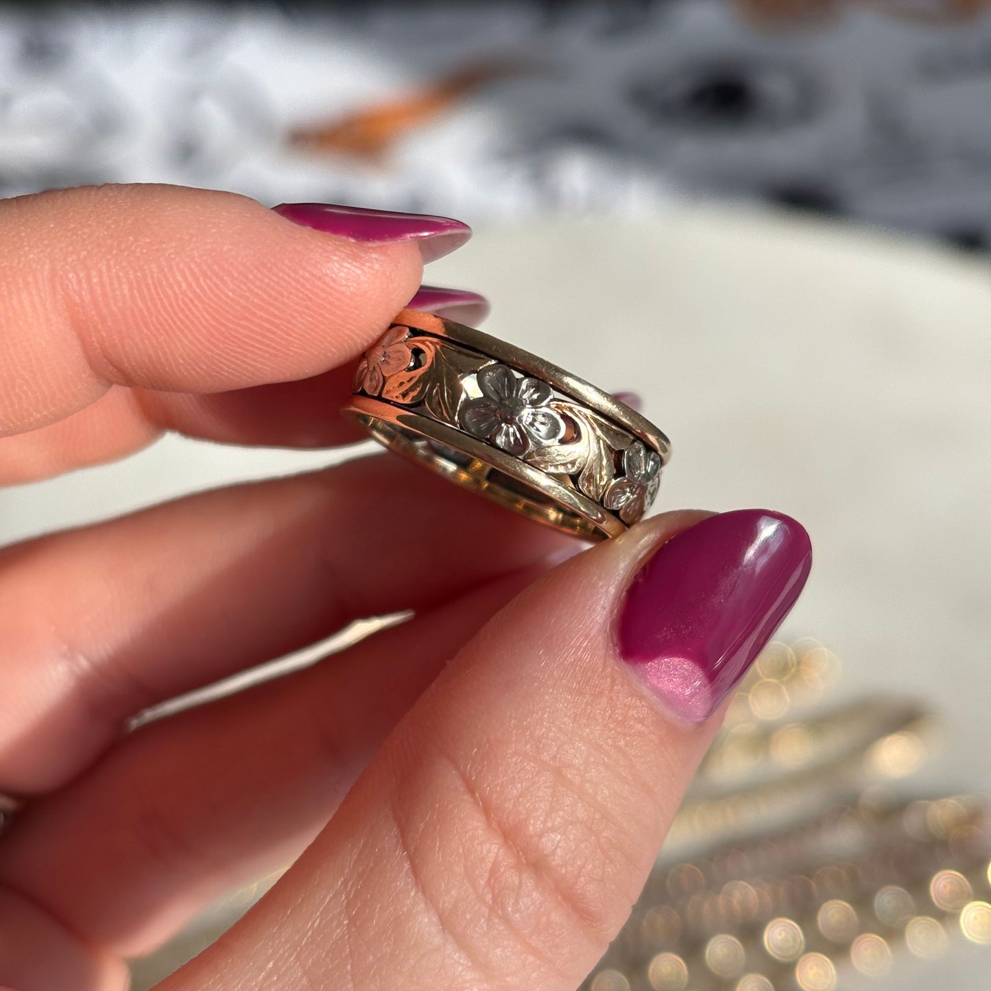 14k 40s two tone flowers & leaves band