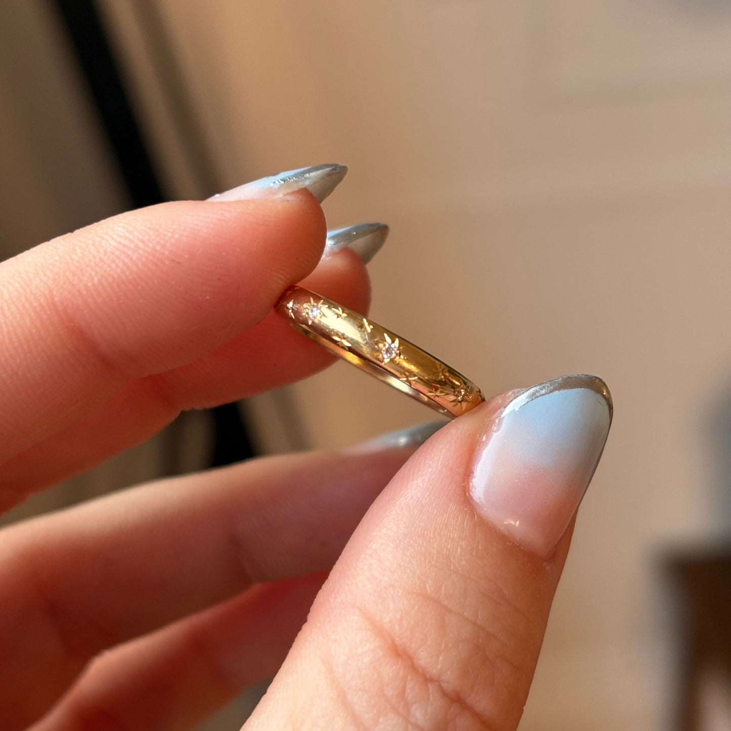 18k antique re-imagined star set band with diamonds