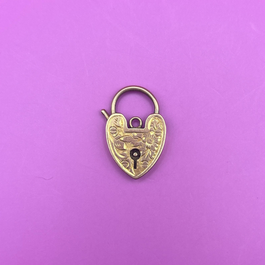 9k heart lock with flower & leaves engraving