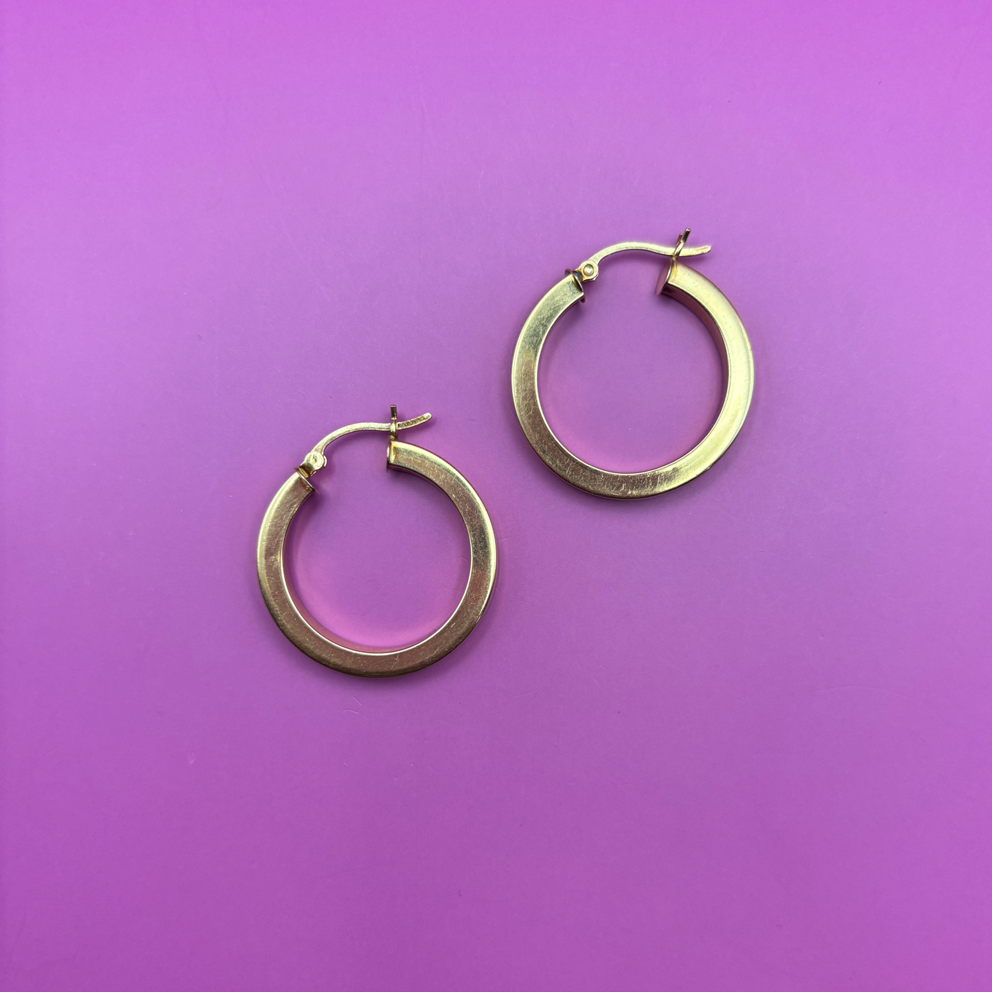 14k squared semi hollow hoops