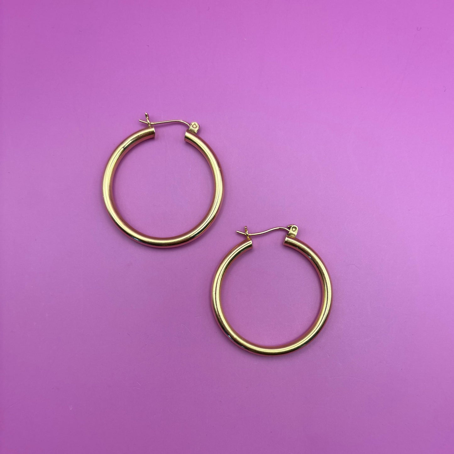 14k semi hollow tube hoops