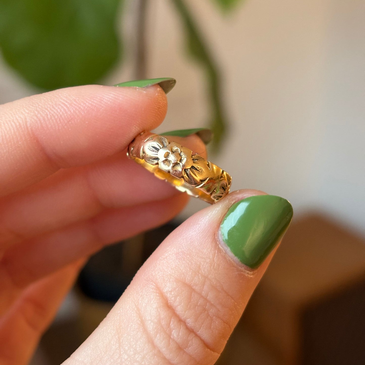 14k floral petal band