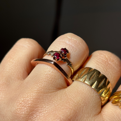 10k double garnet belcher set ring
