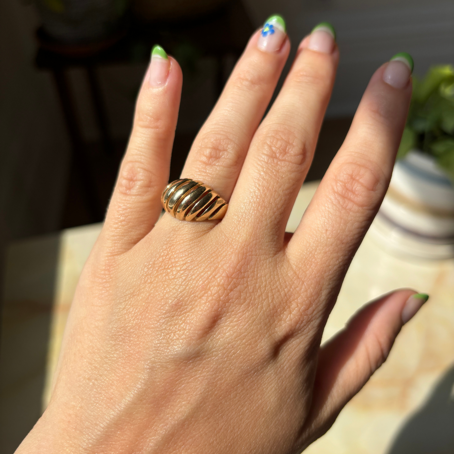 14k cut out croissant ring