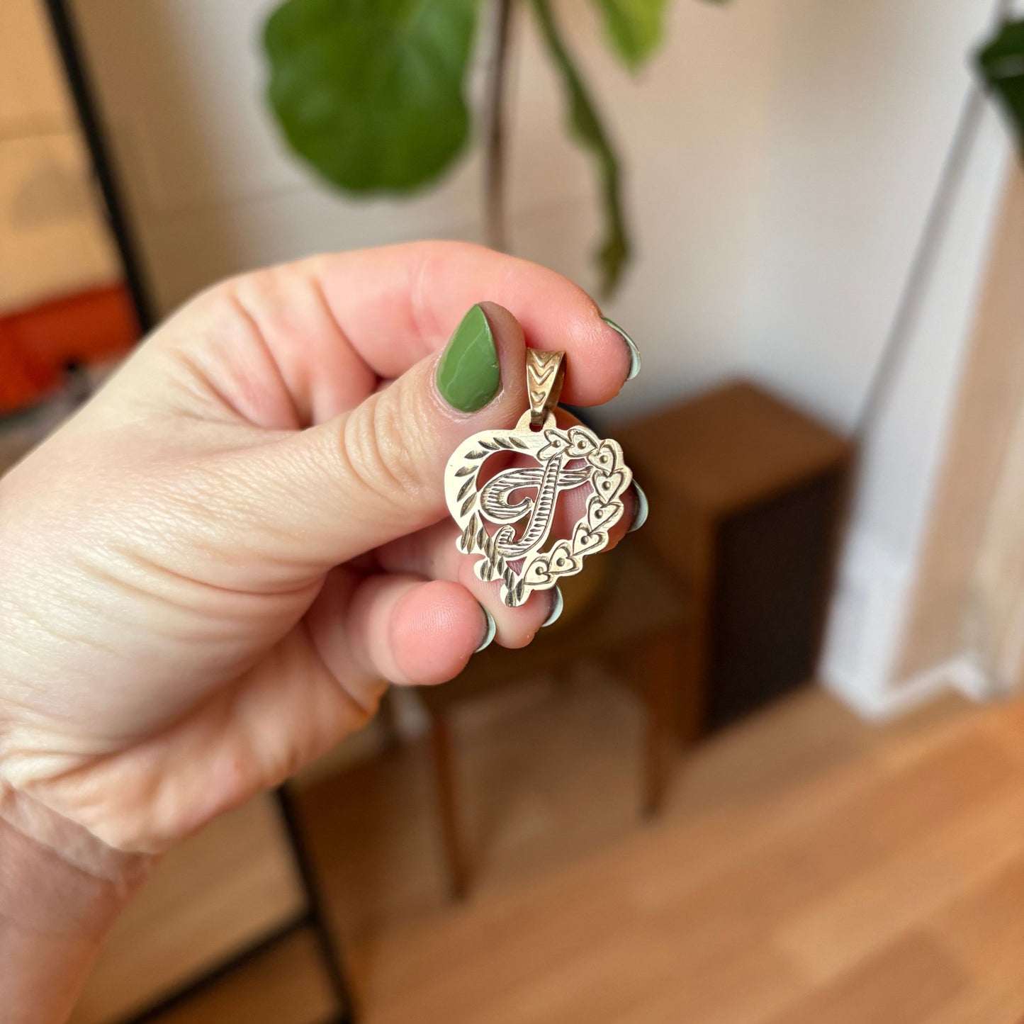 10k letter T heart charm