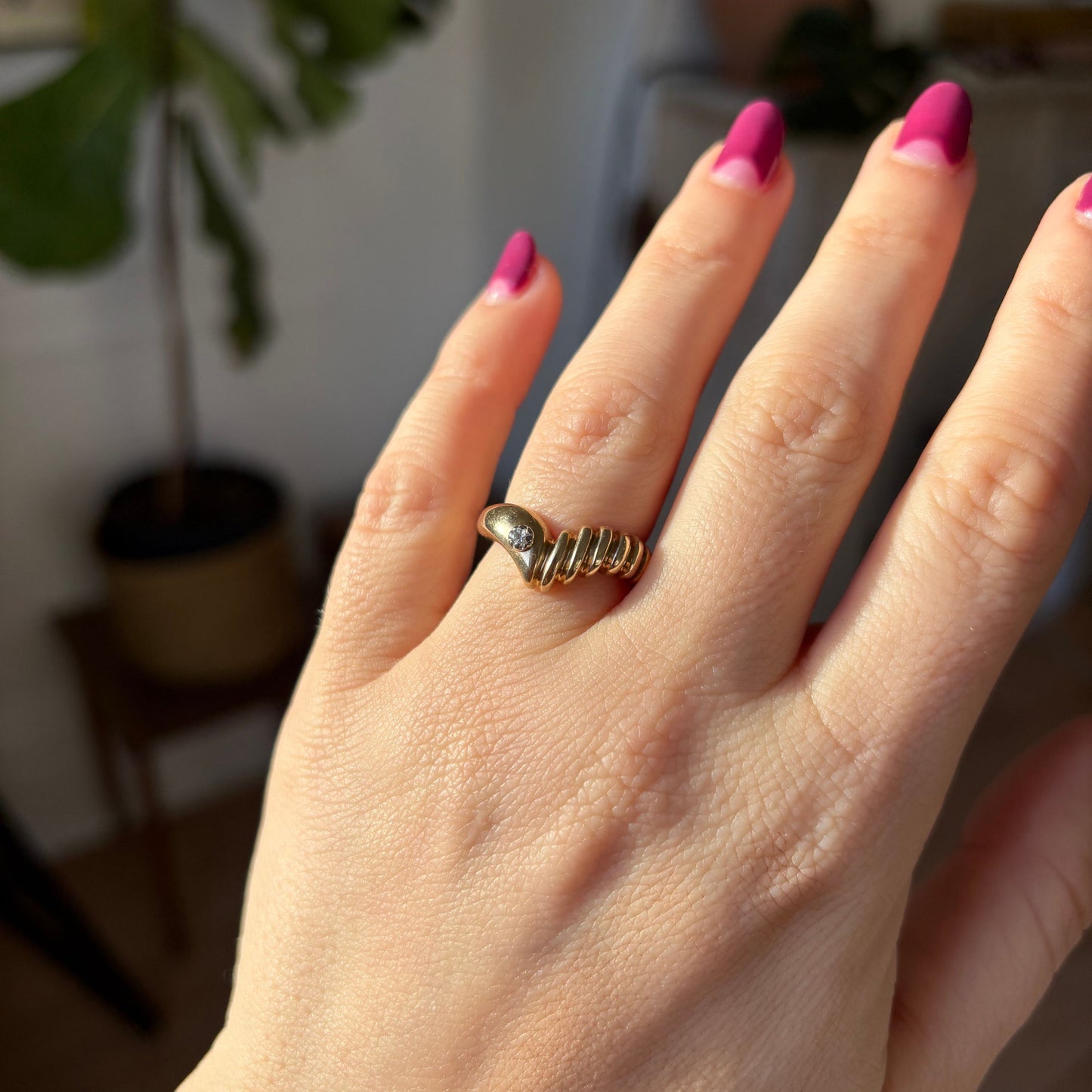 14k chevron fluted ring with diamond