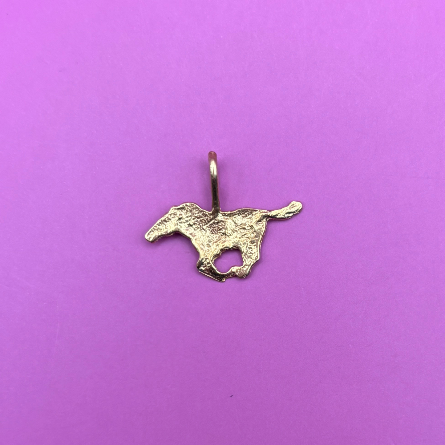 14k race horse charm