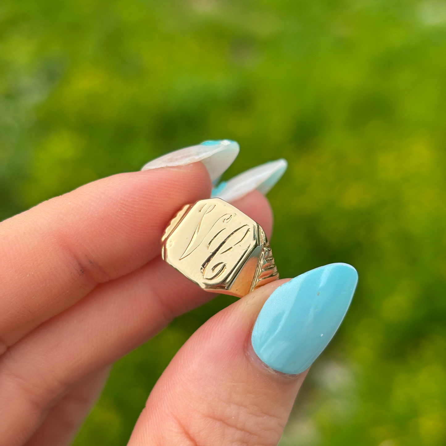 14k signet with script VC initials