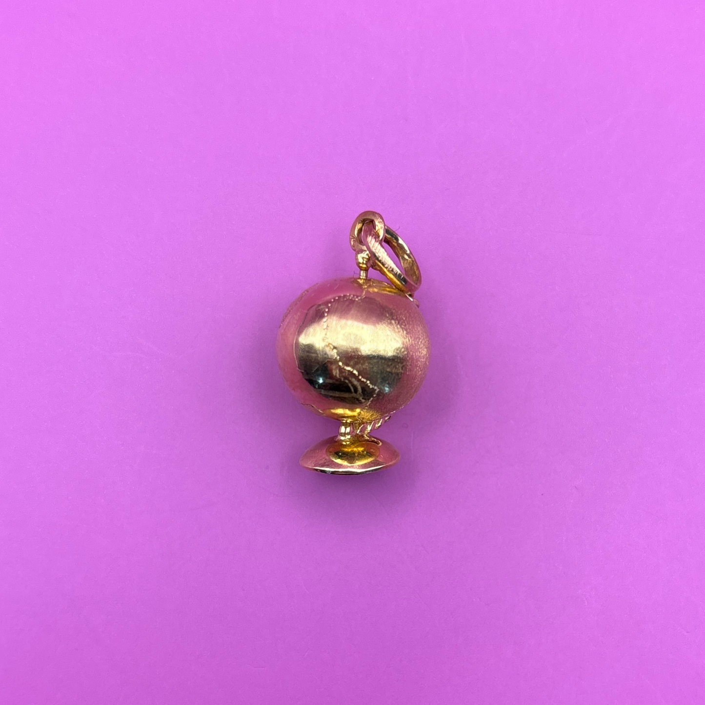 18k globe charm