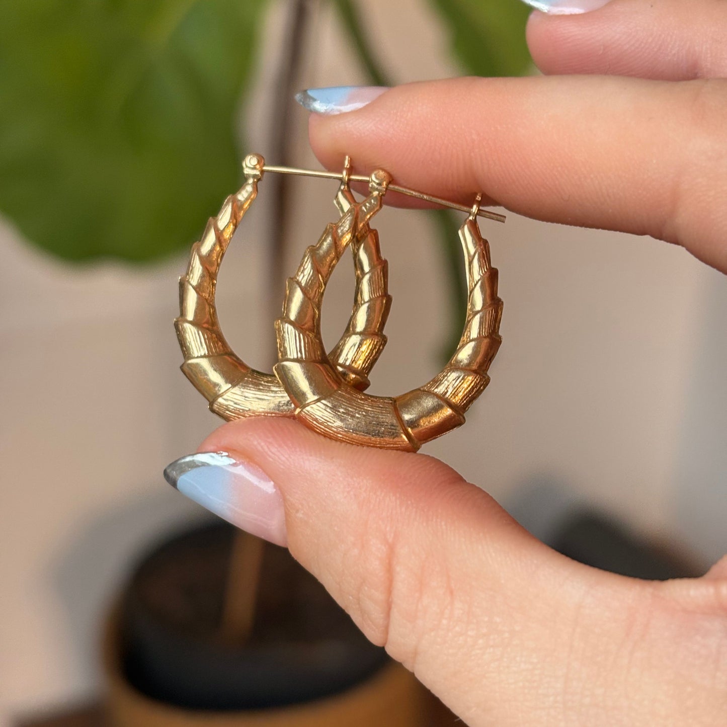 14k really good semi hollow shrimp hoops