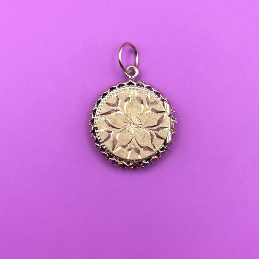 14k round locket with engraved flower pendant