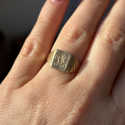 14k fluted square signet DG