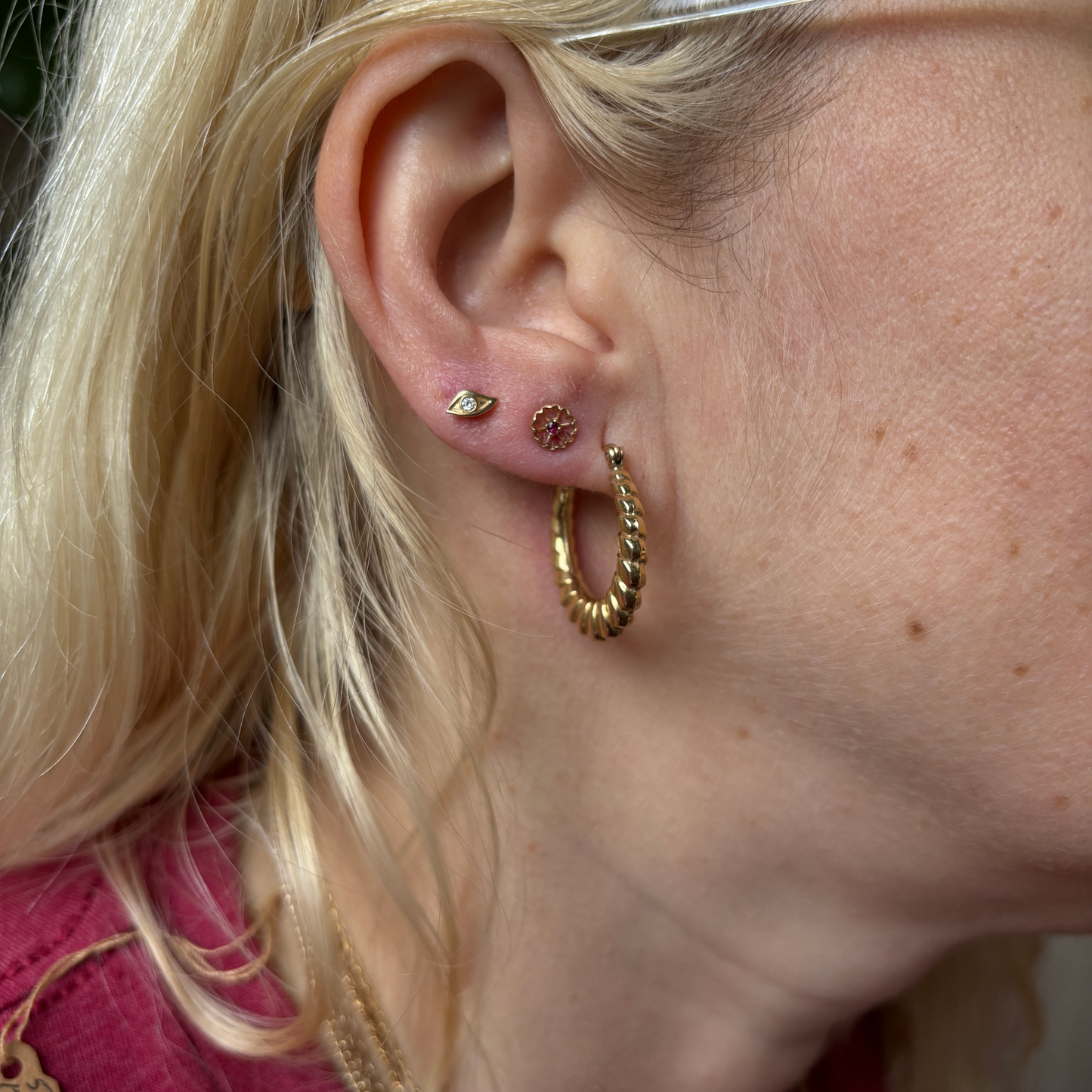 14k puffy scalloped semi hollow hoops