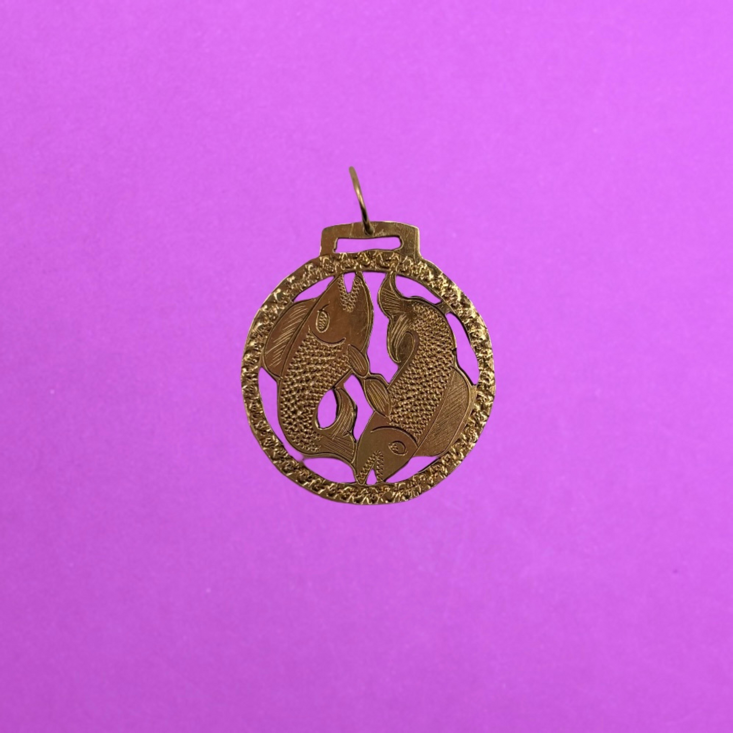 10k antique pisces medallion