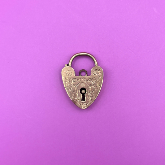 9k heart lock with leaves engraving