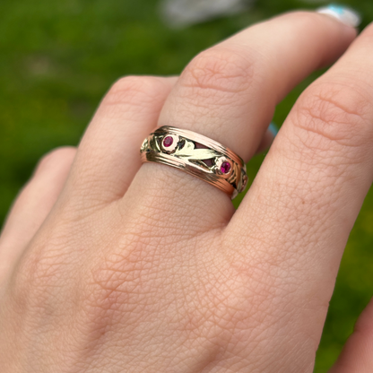 14k 40s patterned band with rubies