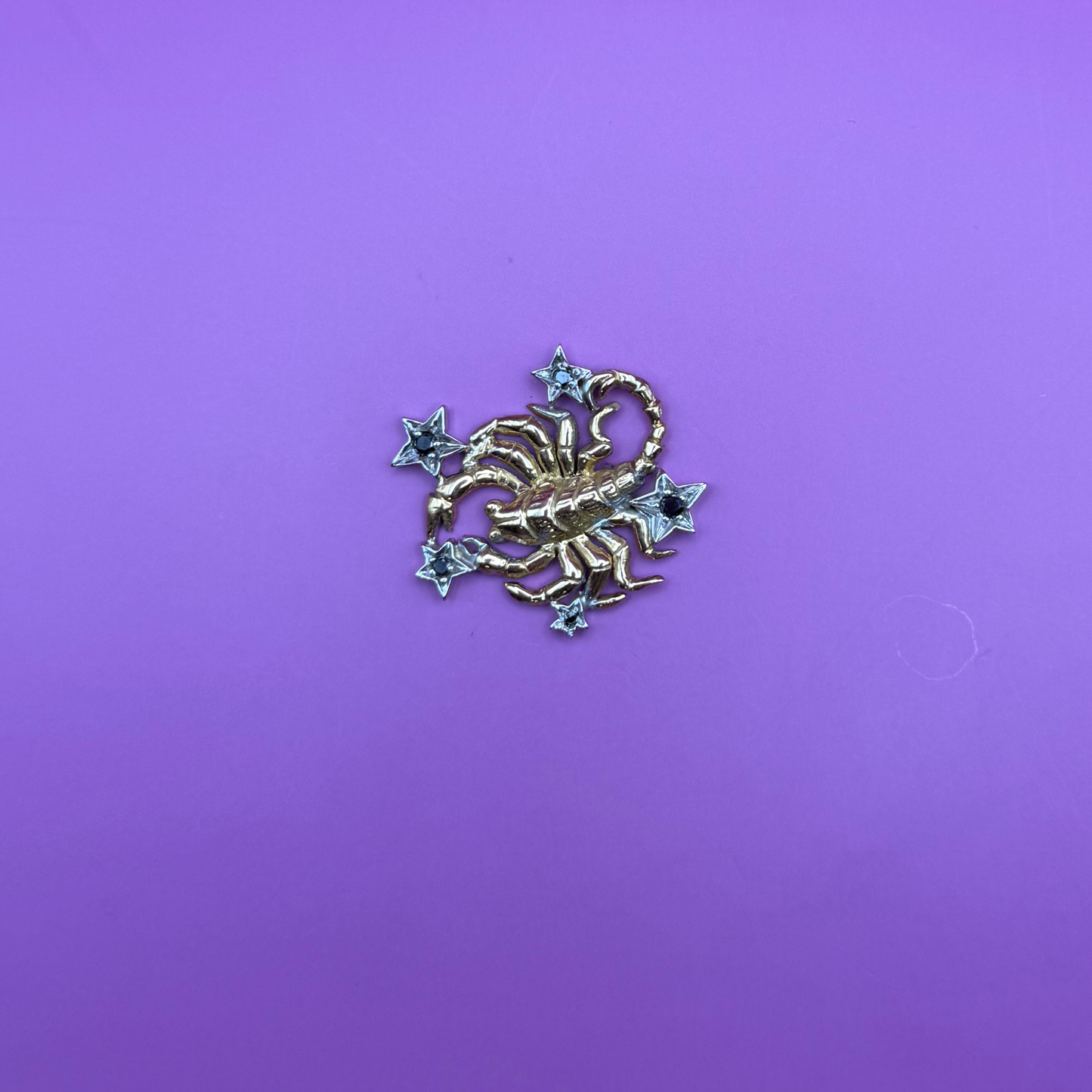 18k scorpion star setting pendant