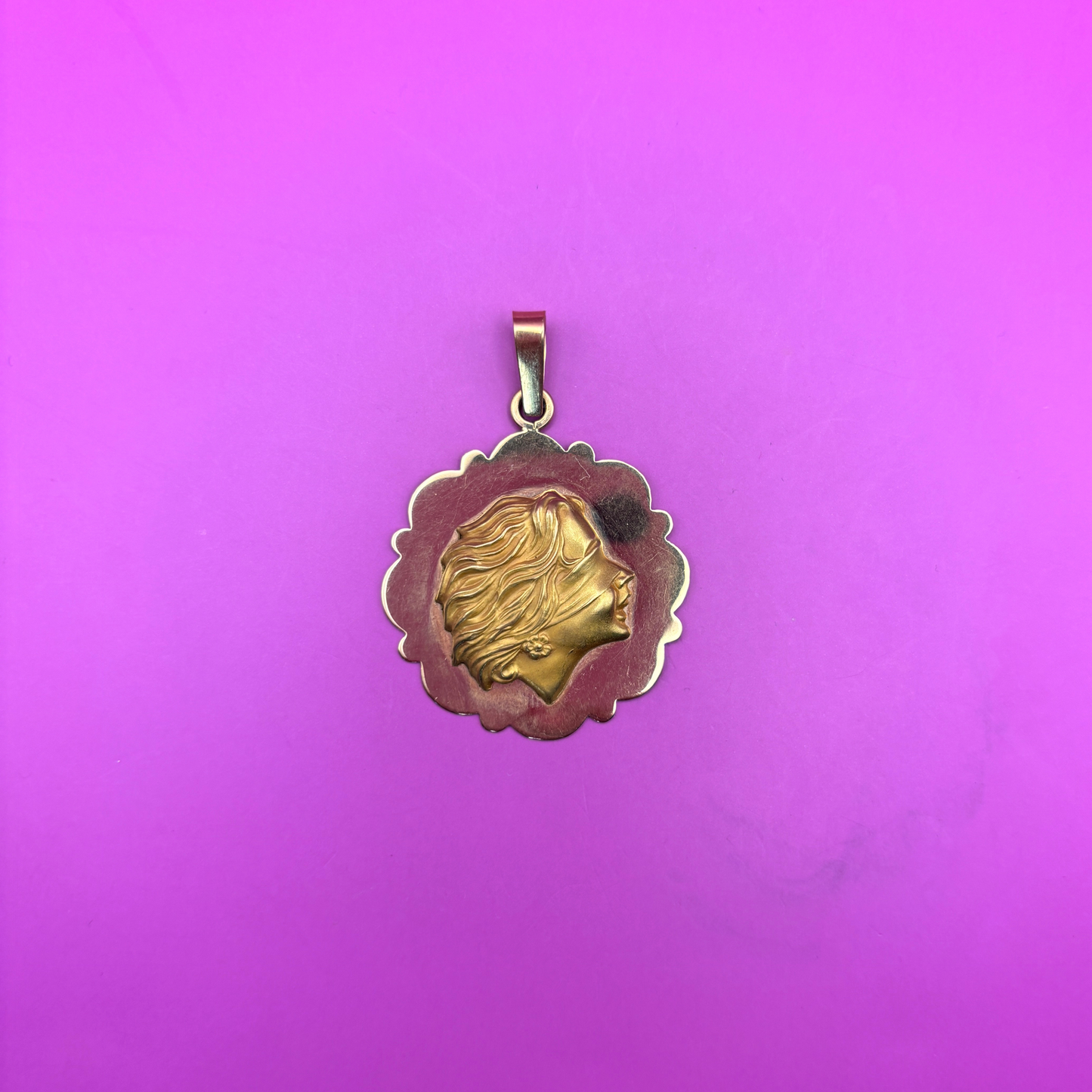 18k fortuna pendant