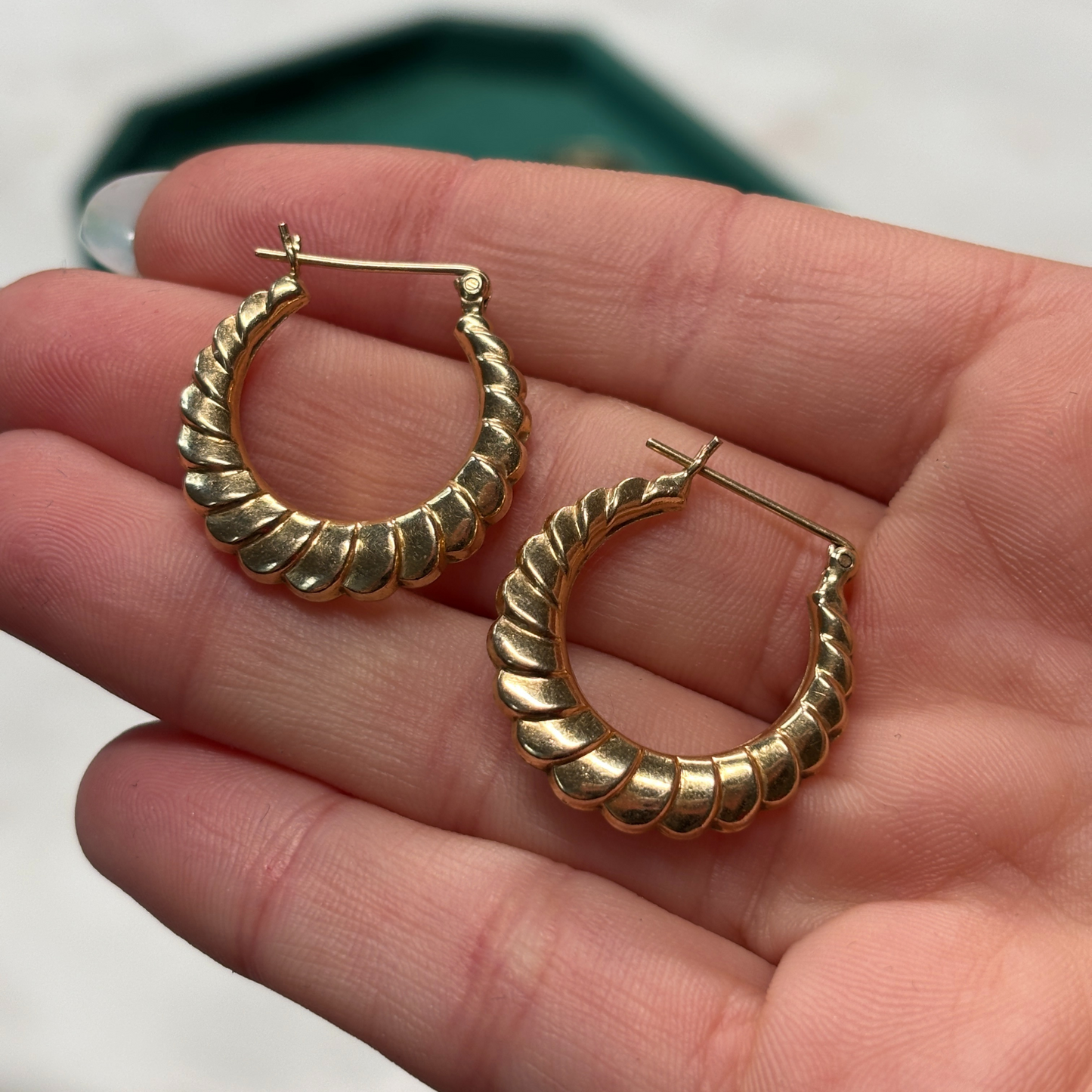 14k puffy scalloped semi hollow hoops