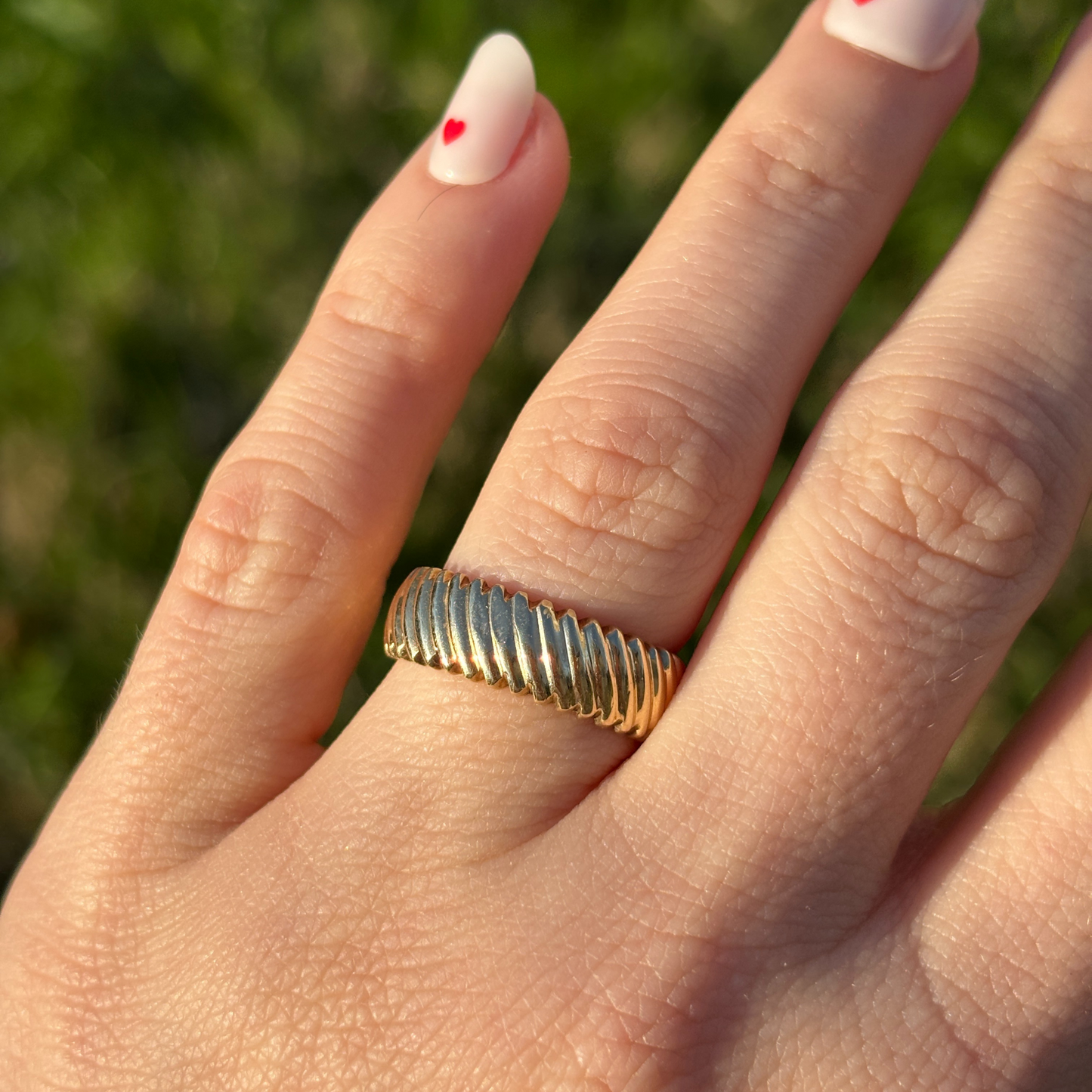 14k fluted infinity band