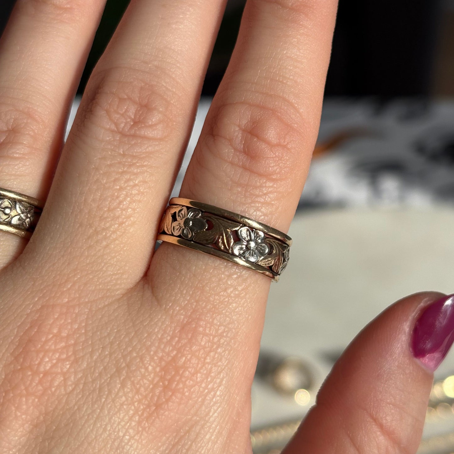 14k 40s two tone flowers & leaves band