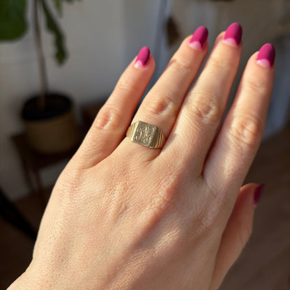 14k fluted square signet DG