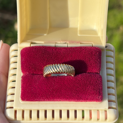 14k fluted infinity band