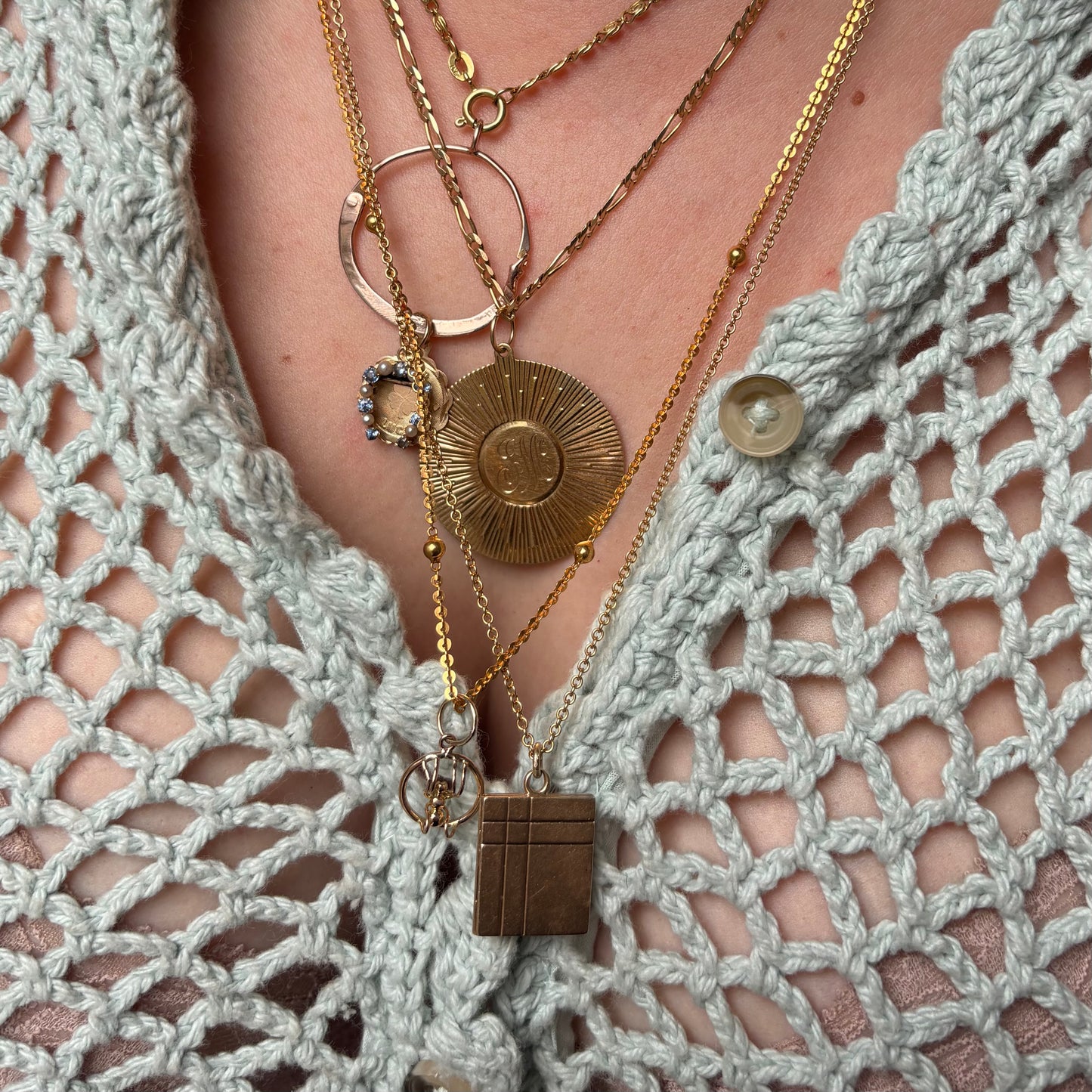 18k spider charm
