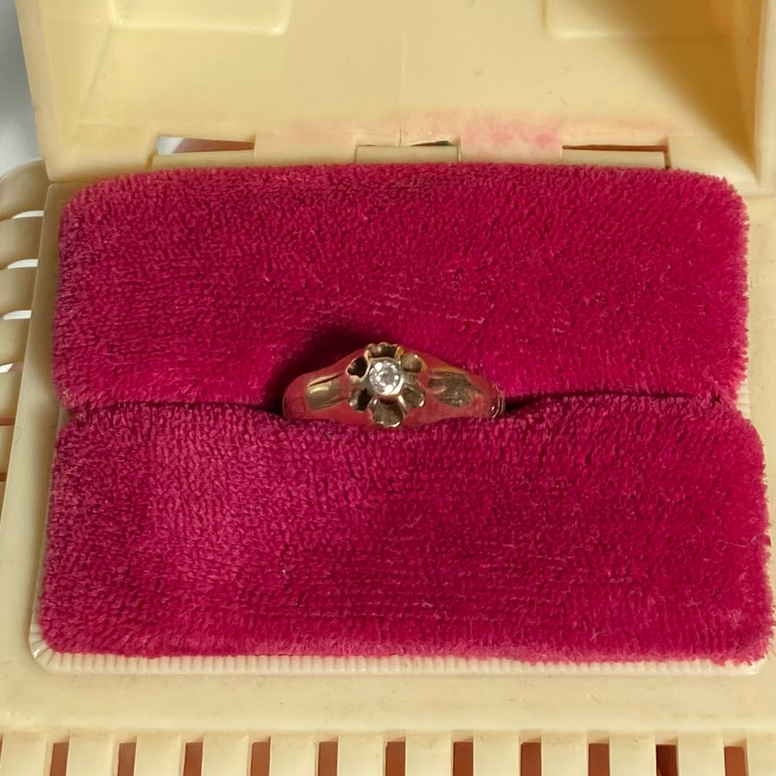 10k antique with belcher set old diamond ring